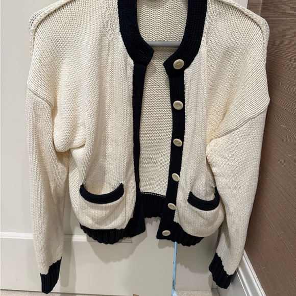 Alex Mill SMALL
Cream and Black Women's Cardigan Sweater - Picture 4 of 5